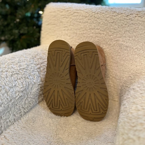 Women’s Ugg Classic Mini II in Chestnut - Picture 2 of 5